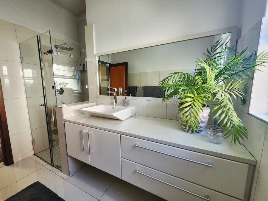 4 Bedroom Property for Sale in Panorama Western Cape